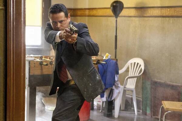 Closer - Rodinná záležitost - Z filmu - Raymond Cruz