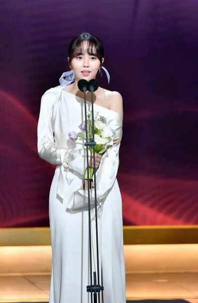 Na stanici KBS divákov tento rok zaujala romantika. Kto získal 2021 KBS Drama Awards? - Asianstyle