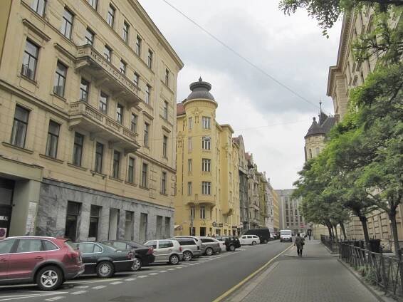 Soubor:Brno, Dvořákova.jpg