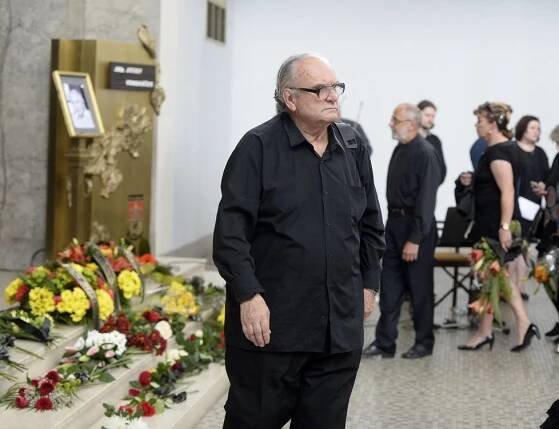 Pohřeb režiséra Josefa Vondráčka (†81): Bohdalová s Patrasovou plakaly v první řadě