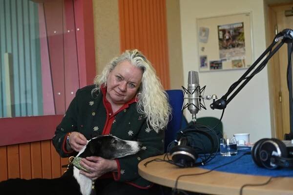 Skládám úspěšně záchranářskou maturitu. Monika Novotná vrací do života týrané španělské chrty Galgo | Hradec Králové