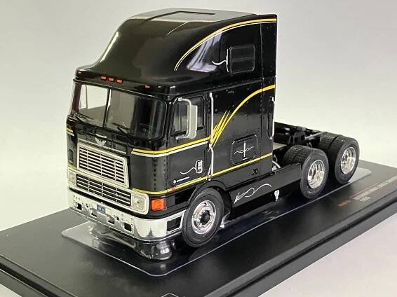International Eagle Cabover 1995 - černá - IXO 1/43 TR169.22