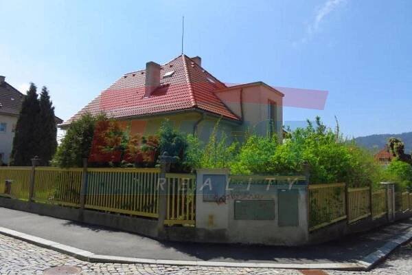 PRODEJ RODINNÉHO DOMU SE ZAHRADOU V SUŠICI