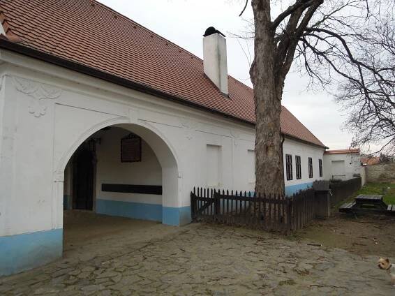 Sokolnice: kříž údajně připomíná masový hrob