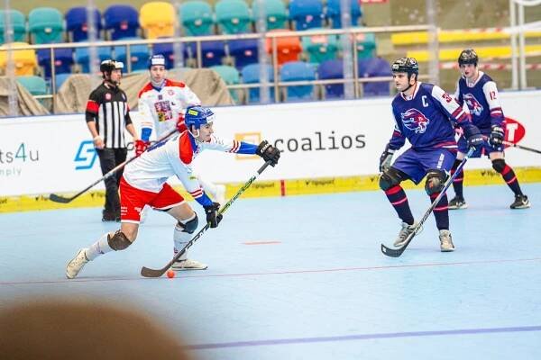 Druhý den, druhé vítězství. Češi jednoznačně přestříleli Velkou Británii 14:1 | Hokejbal Hradec 2025