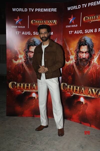 Vicky Kaushal, Director Laxman Utekar, Divya Dutta, And Vineet Kumar Singh Spotted At Mehboob Studio - Gallery