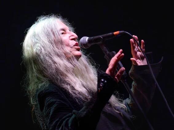 Legendární Patti Smith se vrátila do Prahy - musicserver.cz