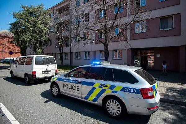 Policejní vyšetřování na místě zločinu. Ilustrační foto.