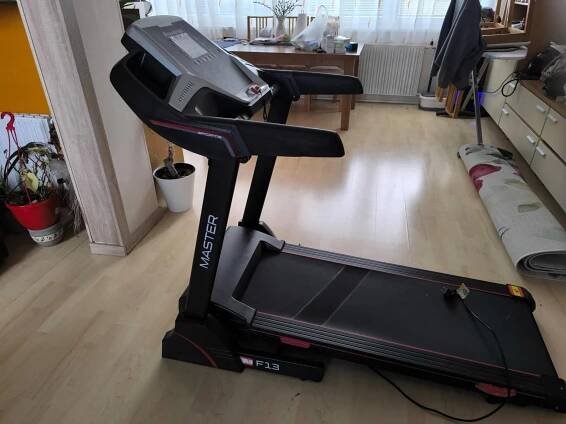 Běžecký pás MASTER F-13 - Sport a turistika