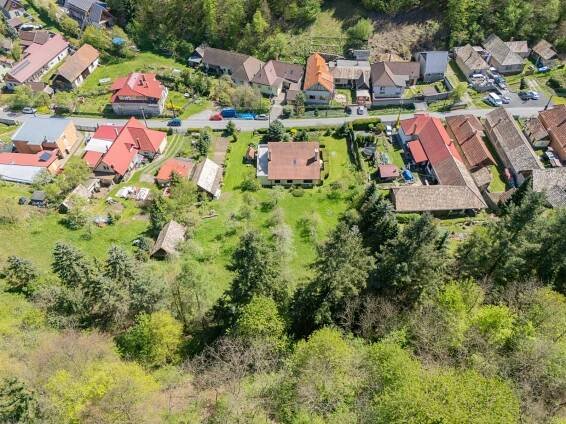 Na predaj 6-izbový rodinný dom v obci Podkriváň