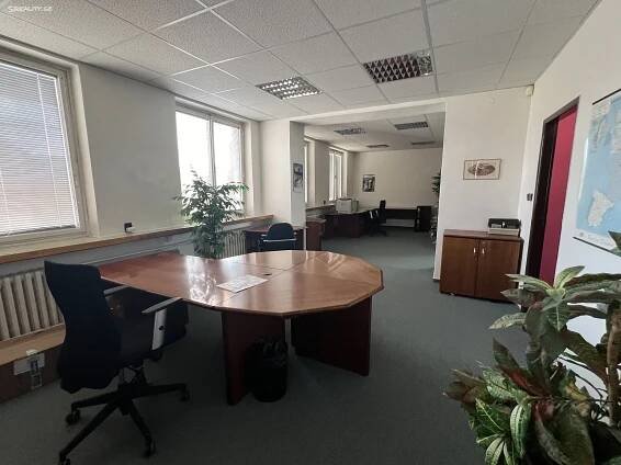 Pronájem 2 propojených kanceláří, 67 m2 – Ječná, Hradec Králové