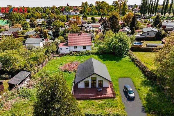 Pozemek k výstavbě chaty v obci Káraný | Reality.iDNES.cz 