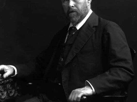 Bram Stoker ‘cheeky’ letter sent after Dracula publication goes on sale for £15,000