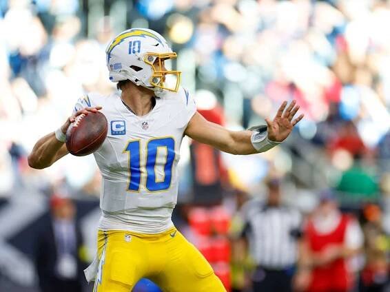 Chargers' Justin Herbert is giving NFL fans serious Peyton Manning flashbacks