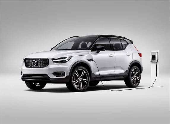 Další automobilka chce vychovat řidiče plug-in hybridů. Volvo jim zaplatí elektřinu
