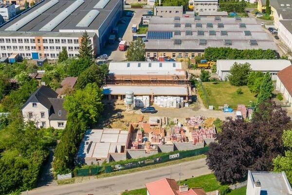 Nová výstavba garáží v blízkosti centra Napajedel - HUSKY REALITY 