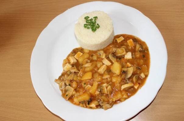 Bramborový guláš s tofu