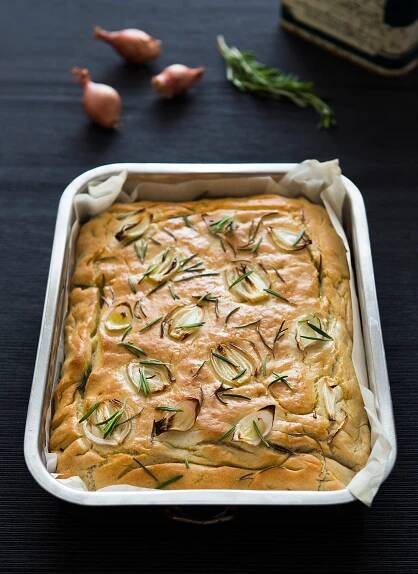 Cibuľová focaccia