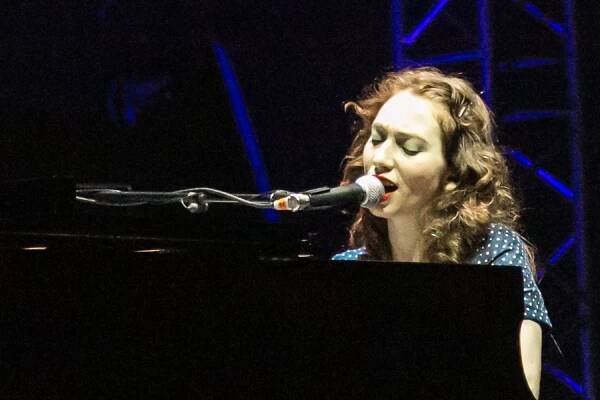 LIVE: Regina Spektor na Hradě - Já, já, já, já Ginu mám rád!