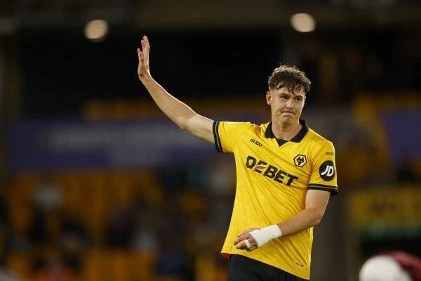 Jorgen Strand Larsen’s value to Wolves is clear, so can they afford to sell him?