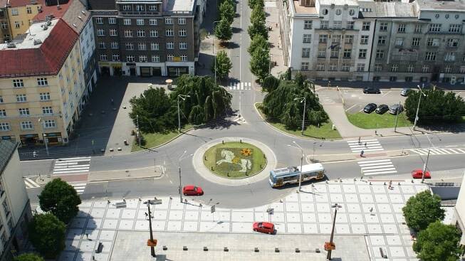 Parkování v Ostravě 2025: Centrum, letiště, hlavní nádraží a Svinov - skrblík