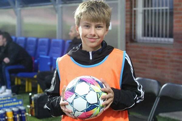 Fotbalisté Zlína (žluté dresy) hráli v dohrávce 9. kola doma na Letné s Jihlavou.