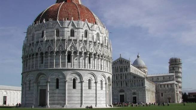 Náměstí Piazza dei Miracoli