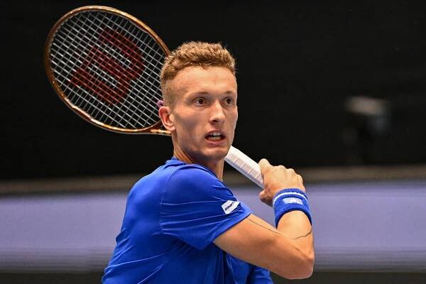 Kluci budou v Davis Cupu kousat, věří expert. Na Menšíka si dávají pozor