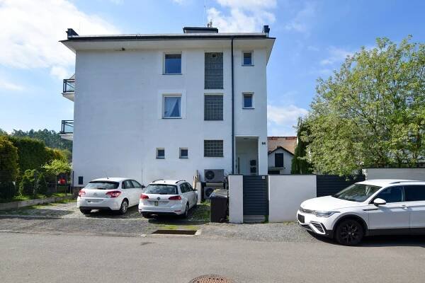 Prodej bytu v osobním vlastnictví, 3+kk, 78 m² + 2 balkony 10 m², zahrada, parkovací stání a sklep | Reality Šmídová
