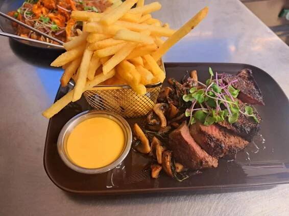 Hungry Bear Restaurace foto 2