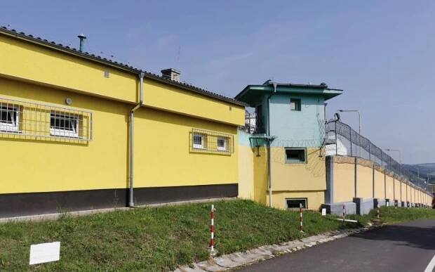 VÍTE, ŽE... Na Mostecku jsou tři doživotně odsouzení vězni. Trest vykonávají v Bělušicích