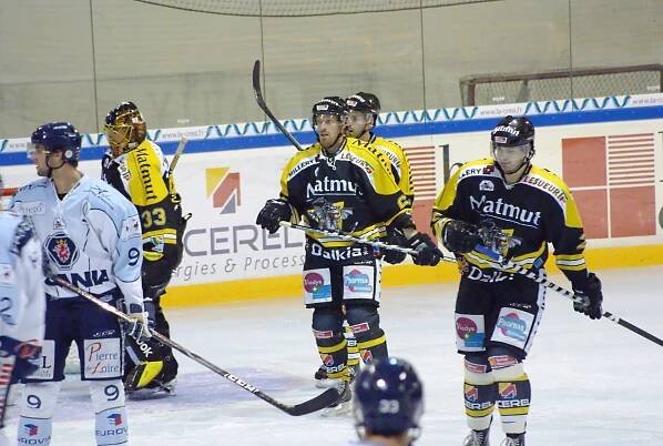 Jens Olsson (ice hockey)