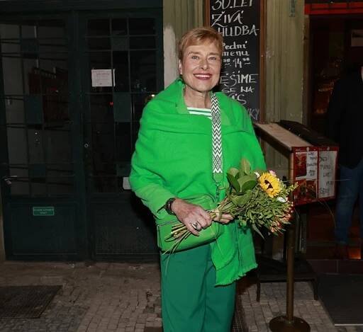 FOTO: Marie Retková na křtu kalendáře Aleše Cibulky pro rok 2025. – stránka 8