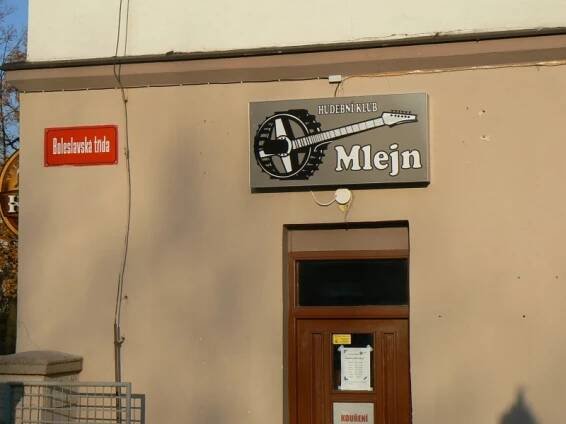 Hudební klub Mlejn v Nymburce otevřel. Zahájily Mixlevpixle a Lipno