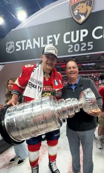 Win Hockey Sturm