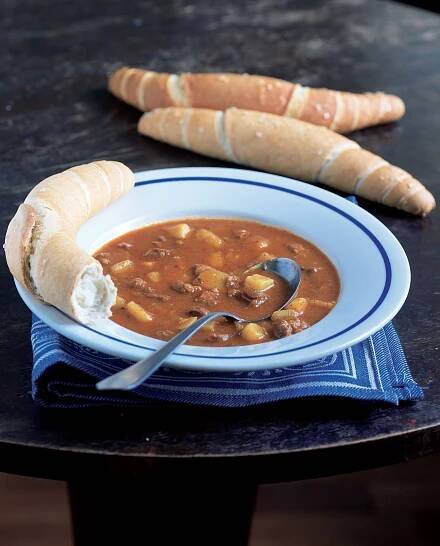 Pikantní gulášová polévka s chilli