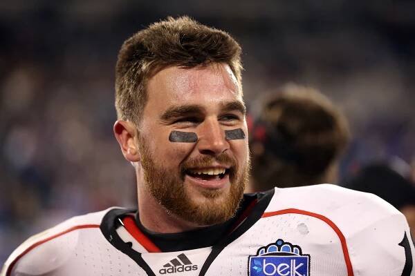 Hidden Facts You Didn’t Know About Taylor Swift’s New Love Travis Kelce – Sport Scroll