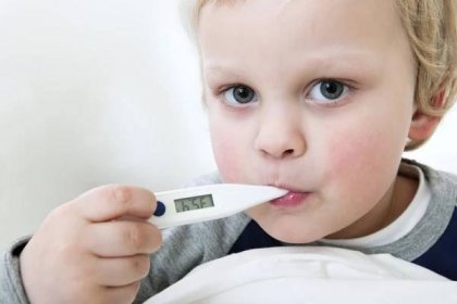 Je vaše dítě často nemocné? Jeho imunitu snižují i domácí hádky nebo přepínání