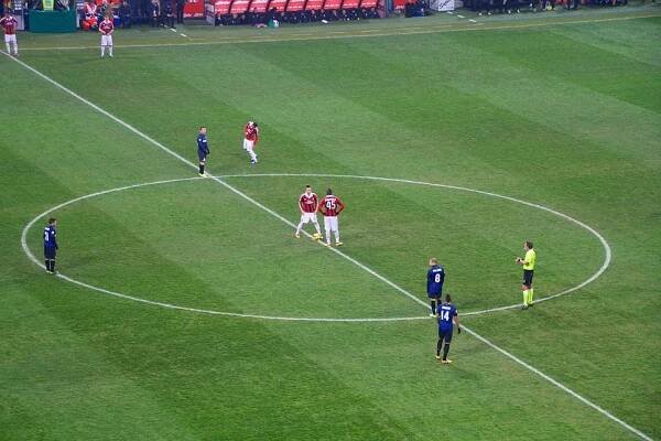 Soubor:Inter-Milan february 2013 kick off.jpg – Wikipedie