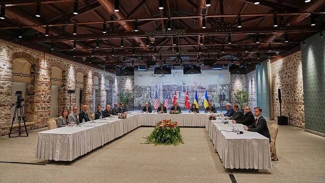 Ukrajina vyzvala Rusko, aby při jednání v Istanbulu neopakovalo ultimáta, uvedl zdroj z ukrajinské delegace