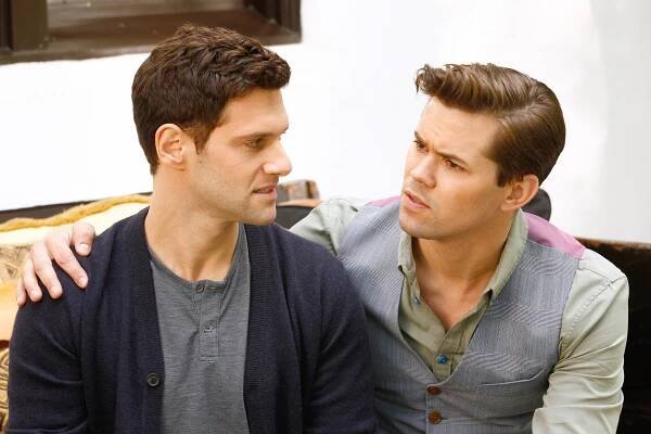 Úplně normální - Pilot - Z filmu - Justin Bartha, Andrew Rannells