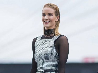 James Read's Self-Tanner Trick Is the Secret to Rosie Huntington-Whiteley's Golden Glow