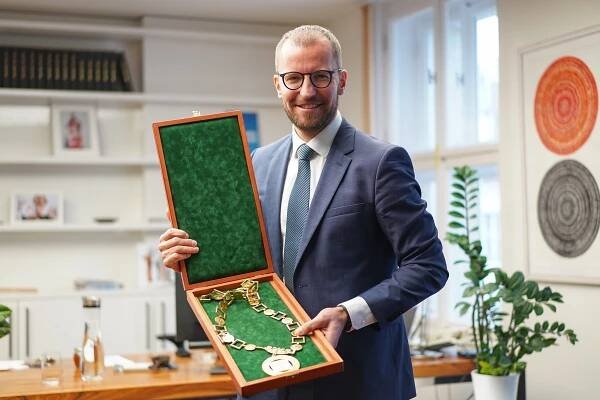 Městských částí je moc, prospěla by redukce, říká nový starosta Prahy 6 Jakub Stárek
