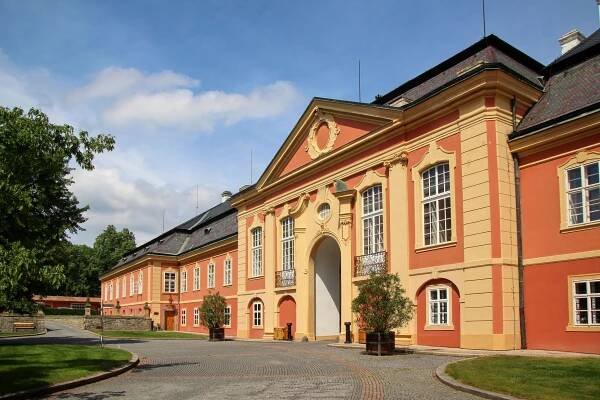 Fotogalerie • Dobříšský zámek (Schutzgebiet) • Mapy.com