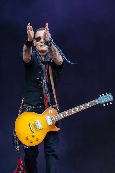 Recenze: Na Ozzyho Osbourna v Praze přišlo 35 tisíc lidí, kytarista Johnny Depp nebyl jen do počtu
