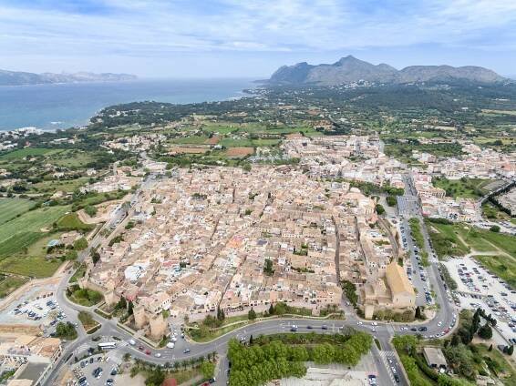 Alcúdia z vtáčej perspektívy / Malorka.sk