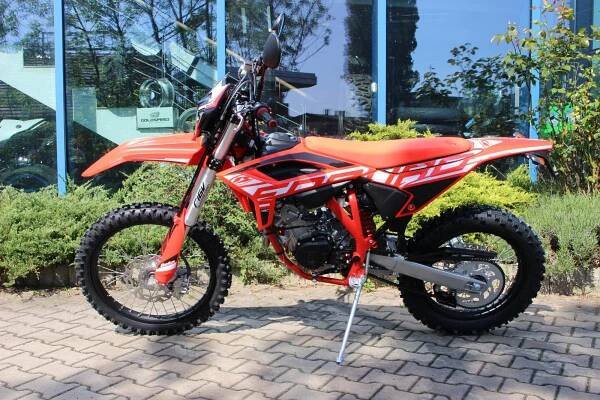 Beta RR Enduro 4T 125 2022 (NOVÁ, 2022), 134.900 Kč