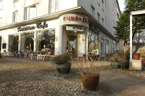 Das Traditions-Cafe Funk-Eck an der Rothenbaumchaussee (Archivbild): Seit Sonntag hat die Hamburger Institution für immer geschlossen.