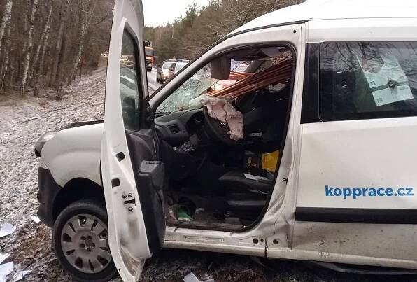Vážná nehoda uzavřela výpadovku z Plzně na Karlovy Vary | Krimi Plzeň