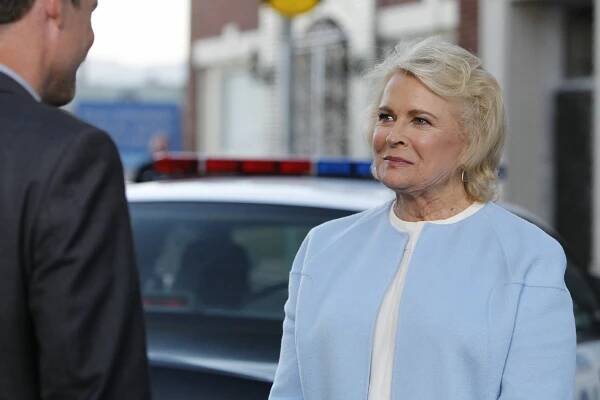 Policie Battle Creek - Mama's Boy - Z filmu - Candice Bergen